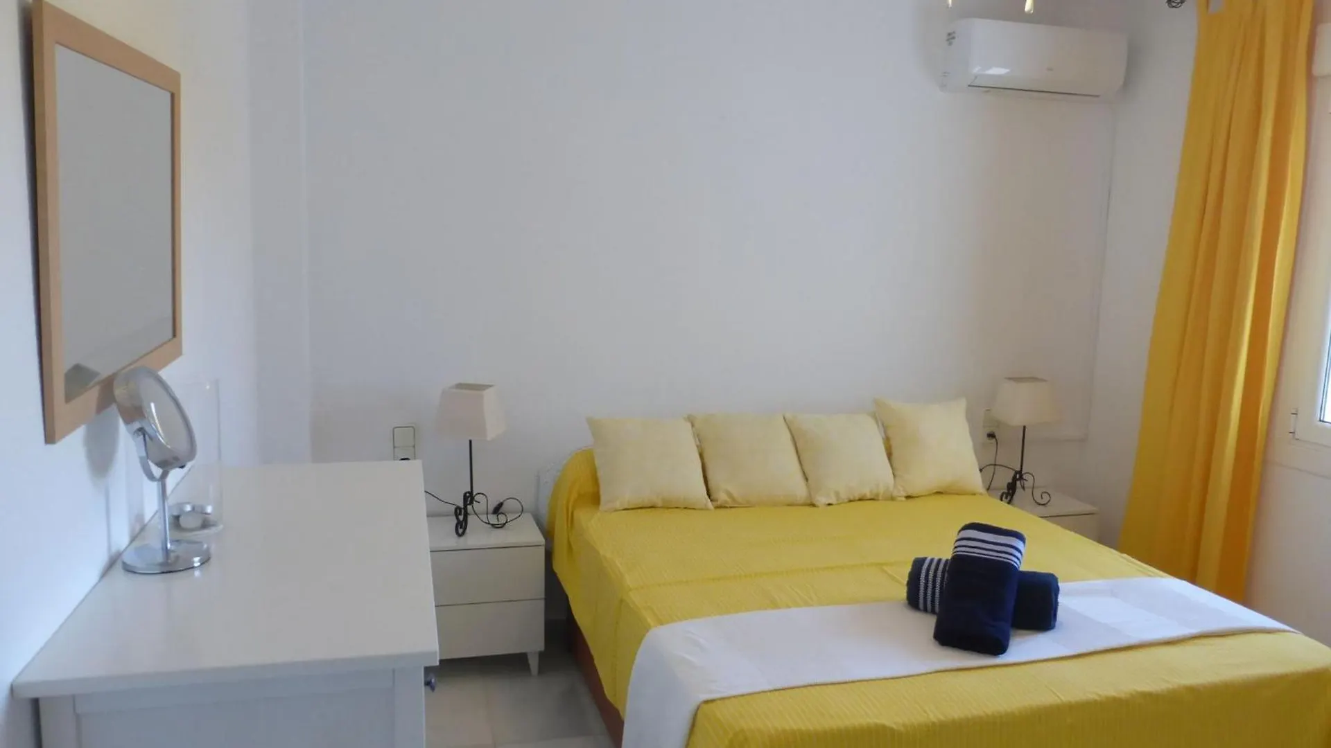Nice 2 Bedroom Apartment Roquetas de Mar İspanya