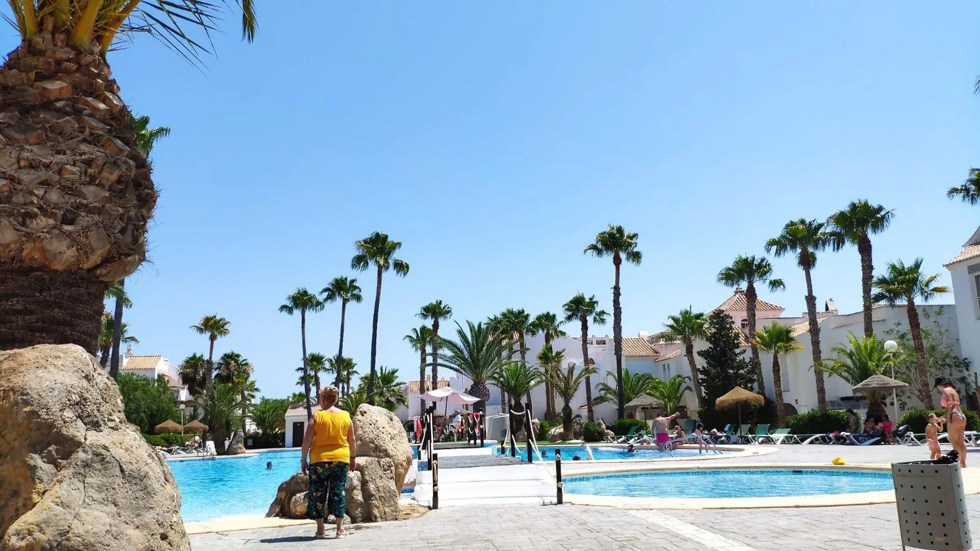 Nice 2 Bedroom Apartment Roquetas de Mar İspanya