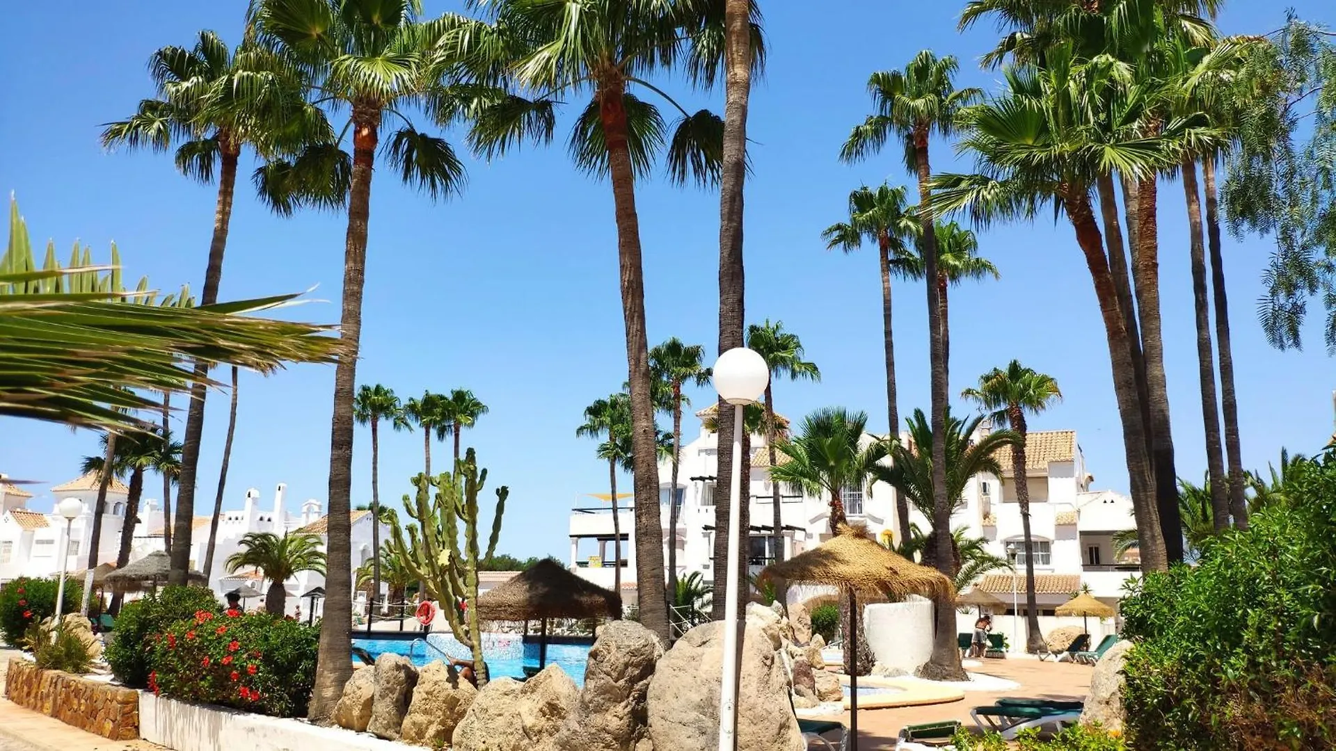 Nice 2 Bedroom Apartment Roquetas de Mar İspanya