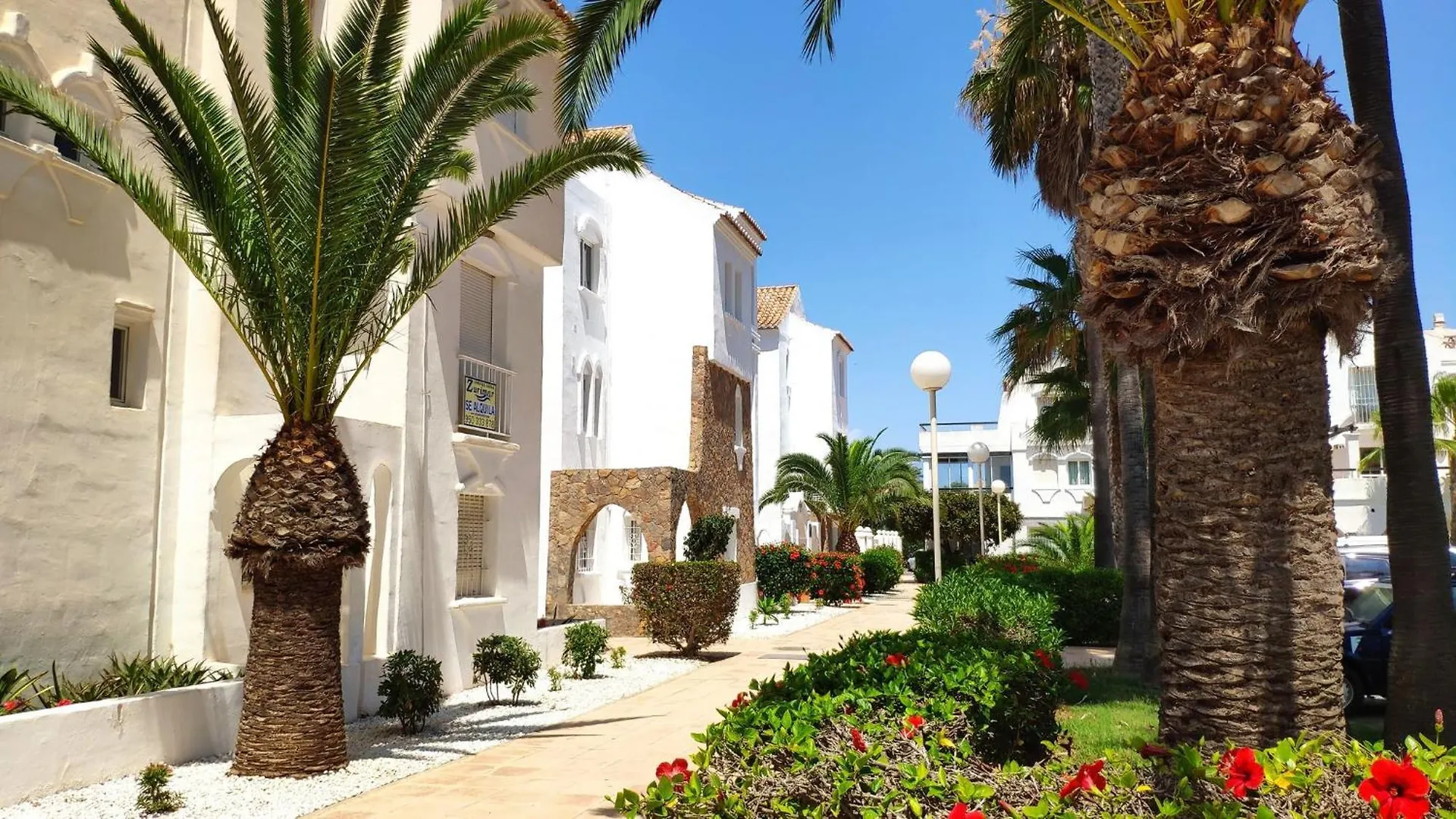 Nice 2 Bedroom Apartment Roquetas de Mar